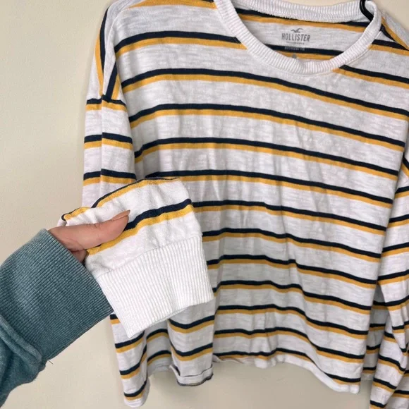 Hollister Cropped Boyfriend Tee - Picture 3 of 7